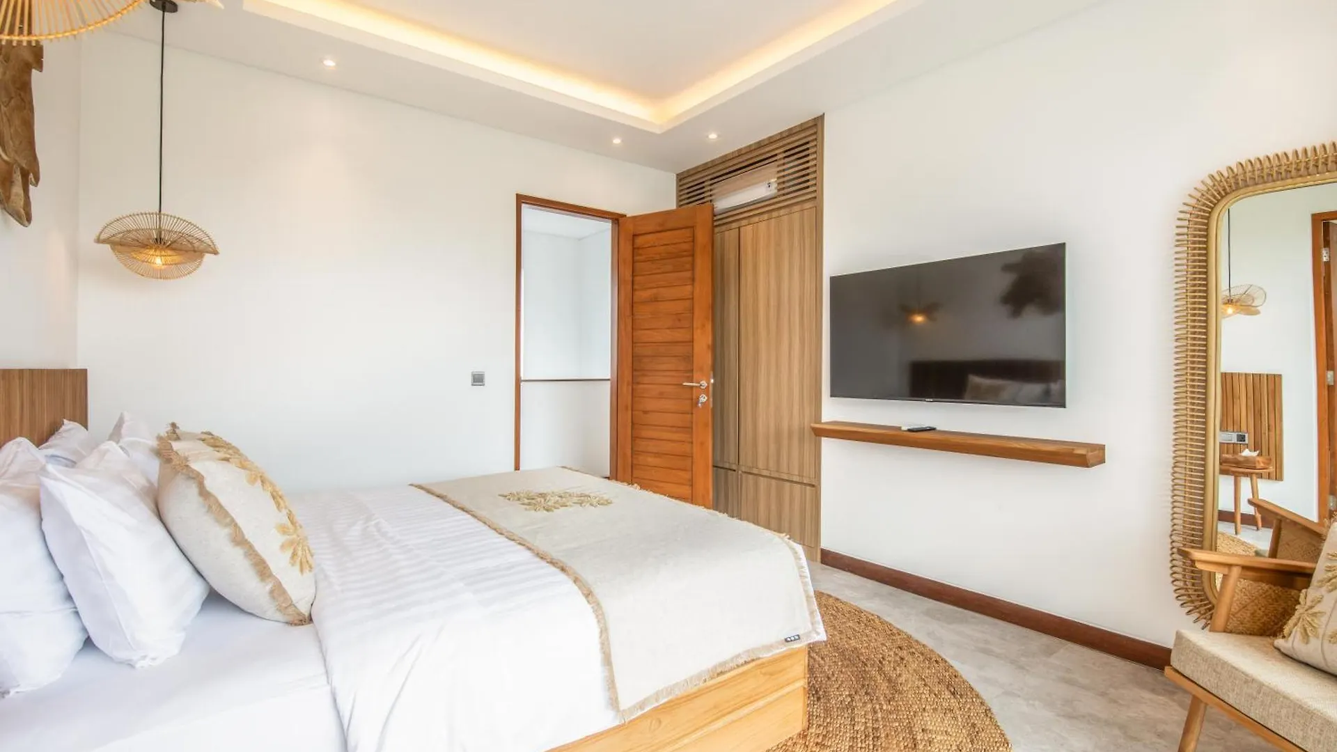Villa Coastal Elegance 4Br Villa, 400M To Finns, Indonesia