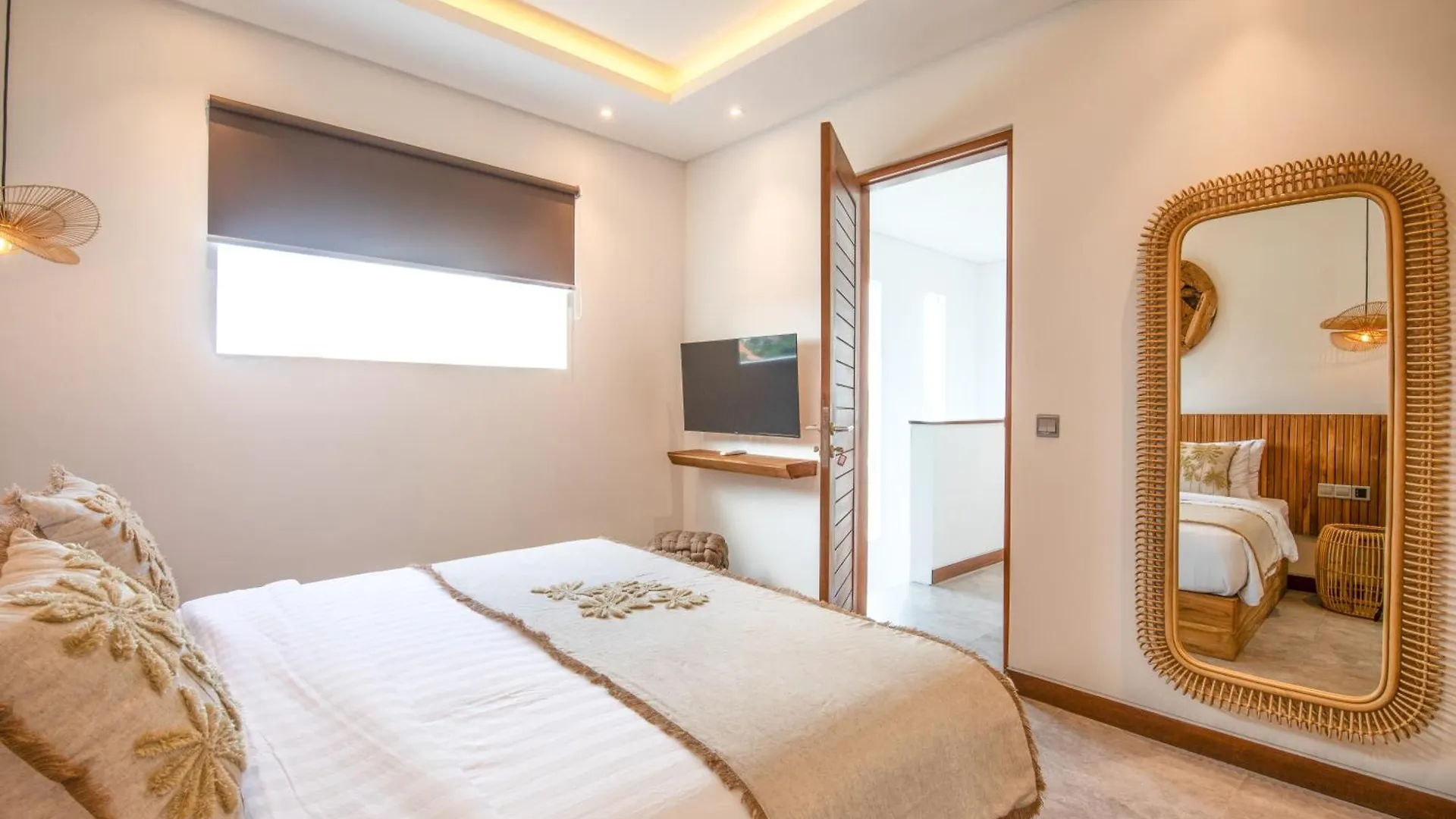 Coastal Elegance 4Br Villa, 400M To Finns, Canggu (Bali)
