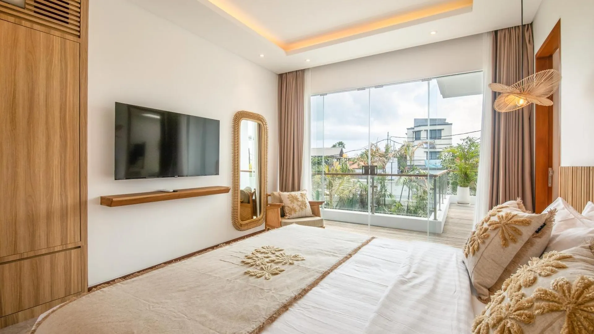 Coastal Elegance 4Br Villa, 400M To Finns, 0*, Canggu (Bali) Indonesia