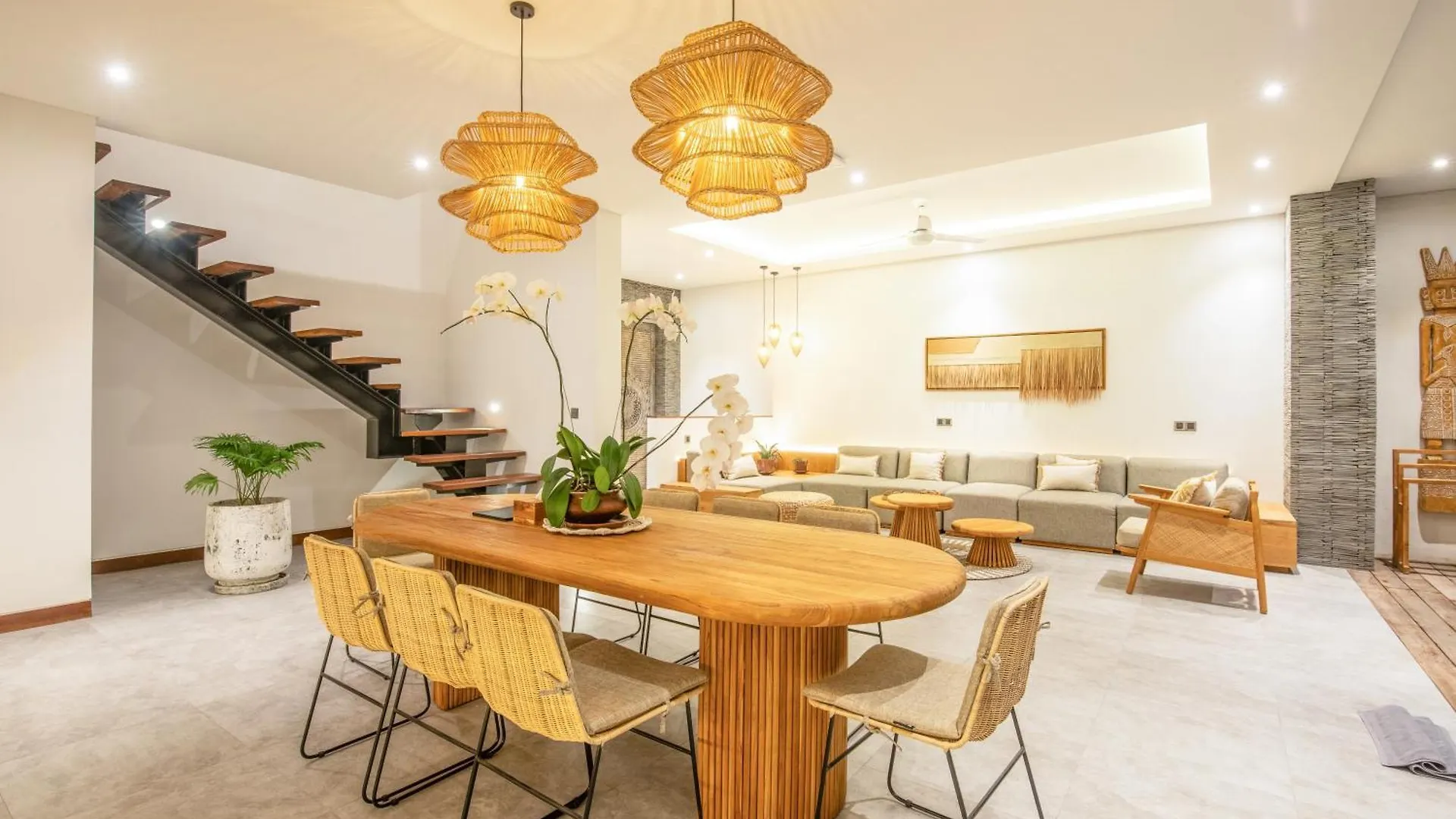 Coastal Elegance 4Br Villa, 400M To Finns, 0*, Canggu (Bali)
