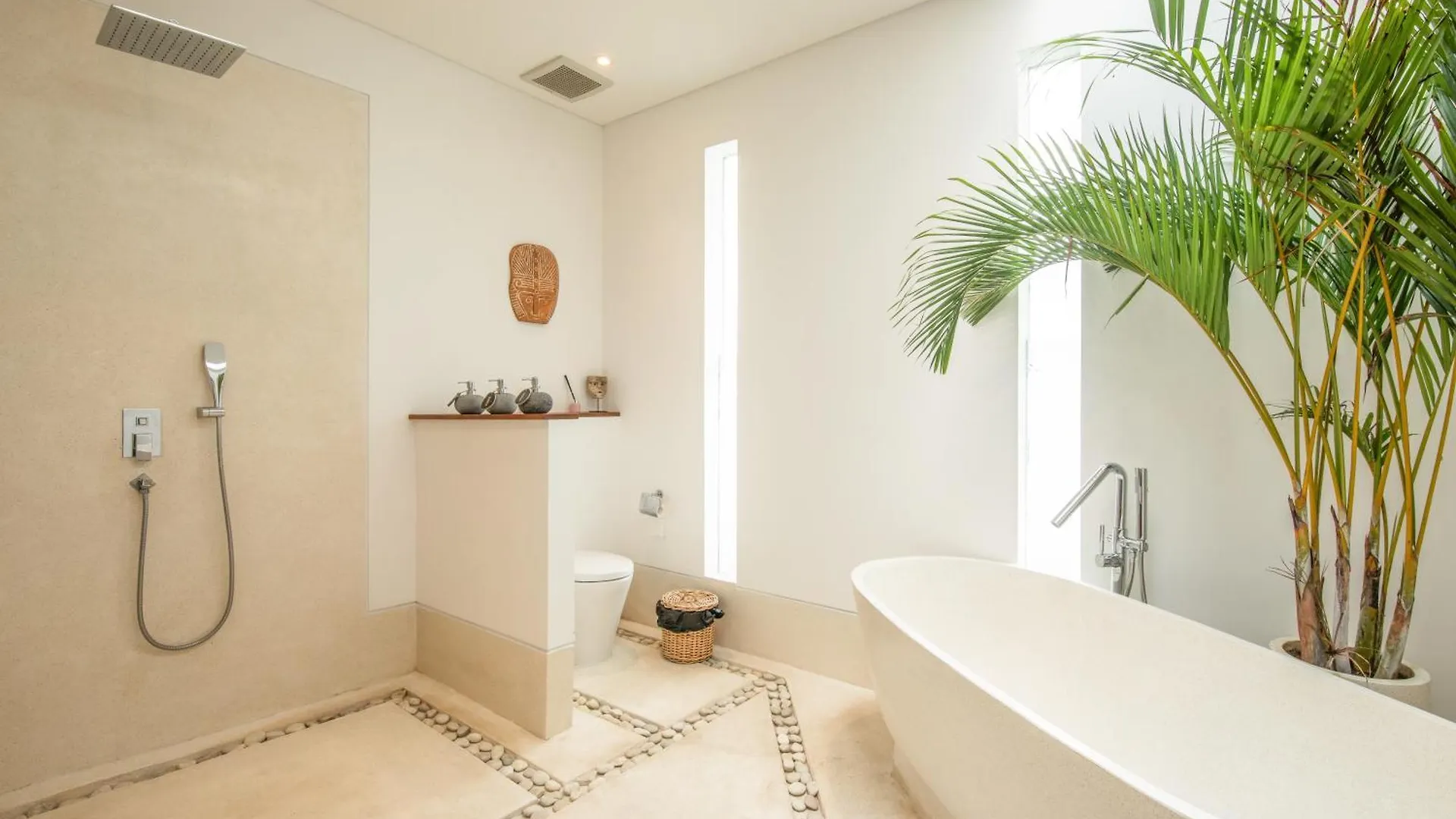 Coastal Elegance 4Br Villa, 400M To Finns, 0*, Canggu (Bali)