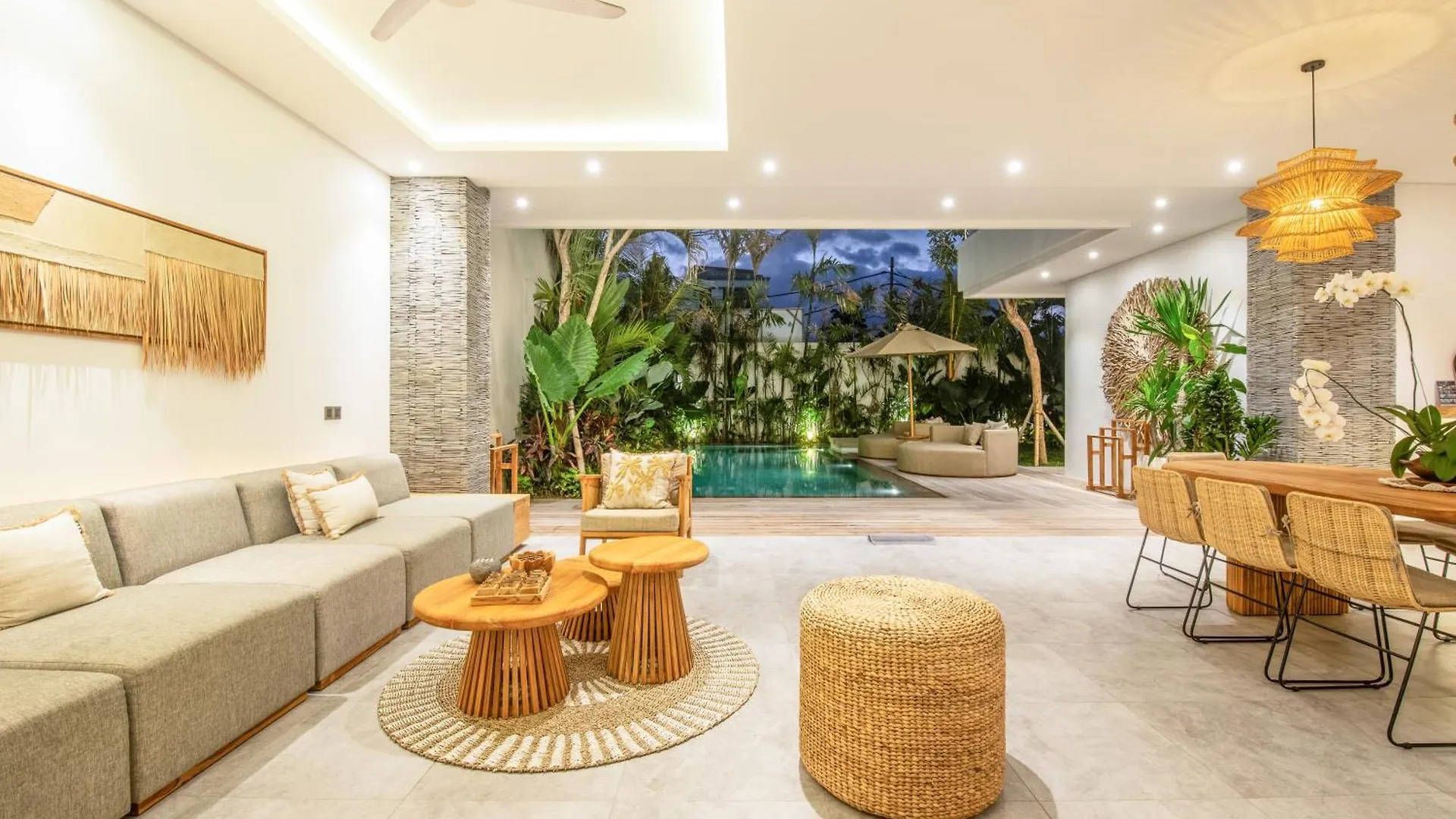 Coastal Elegance 4Br Villa, 400M To Finns, 0*, Canggu (Bali) Indonesia