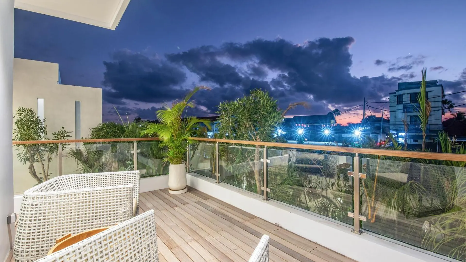 Coastal Elegance 4Br Villa, 400M To Finns,
